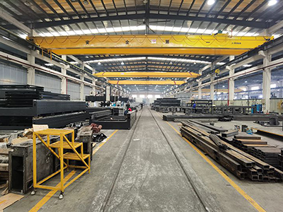 Oficina de soldagem para componentes principais